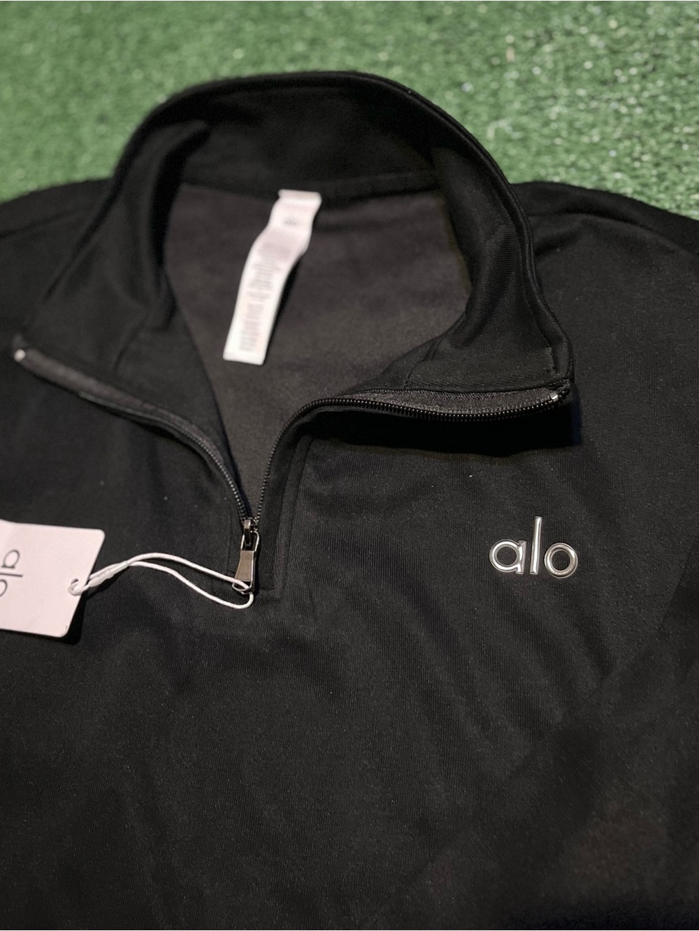 ALO Yoga Black Zip-Up Pullover with Subtle Logo Tag - Picture 1 of 5